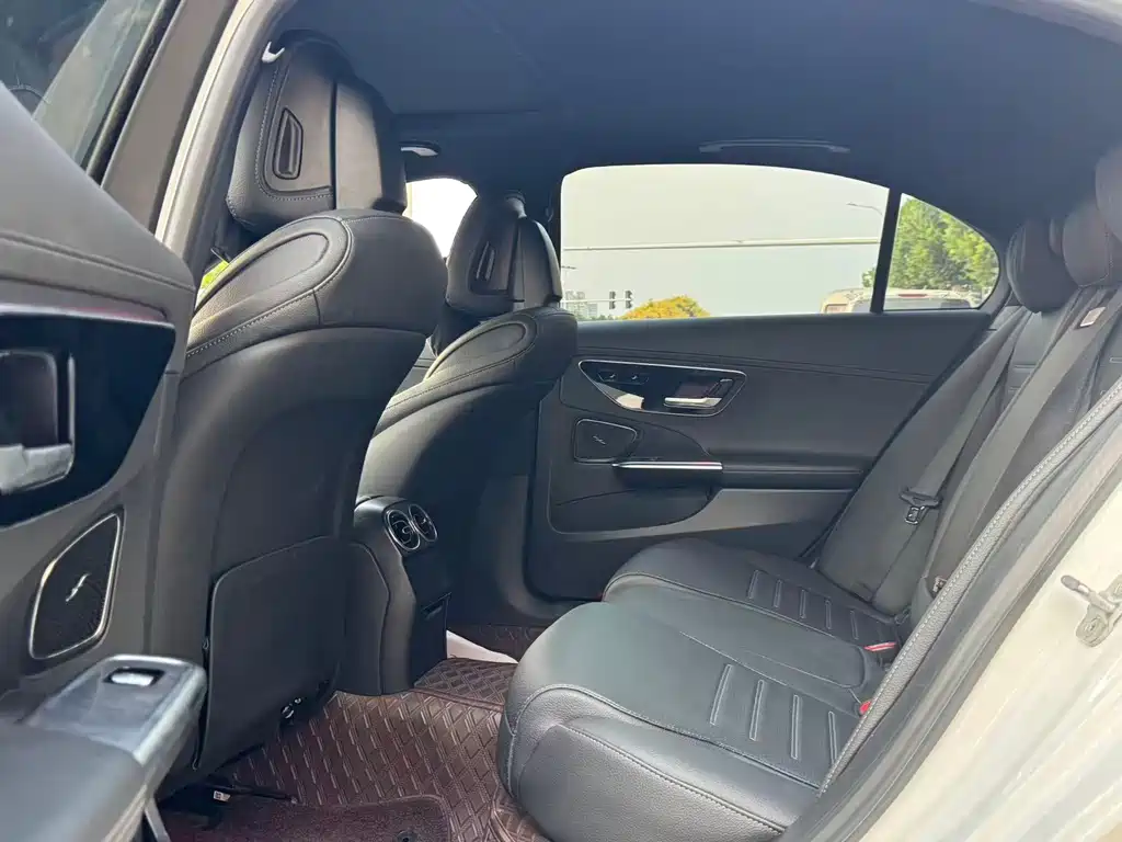 Mercedes-Benz C-Class — миниатюра 5