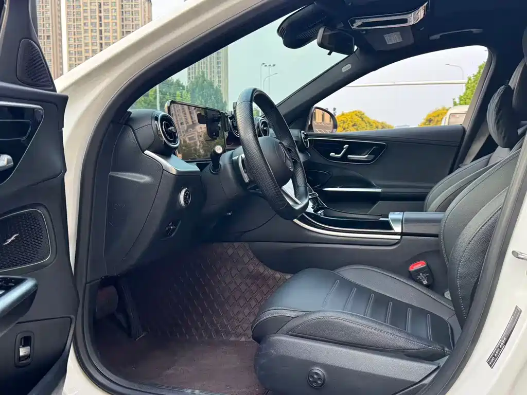 Mercedes-Benz C-Class — миниатюра 4