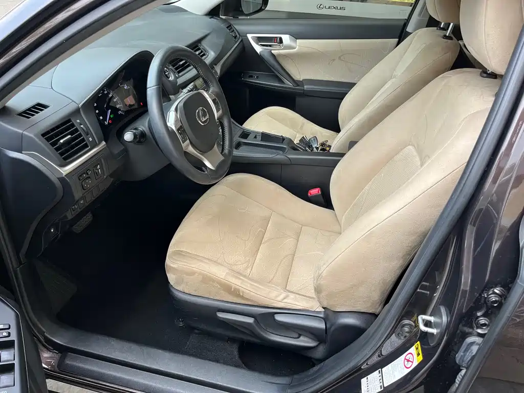 Lexus CT — миниатюра 9