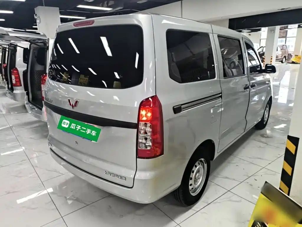 Wuling Hongguang V — миниатюра 7