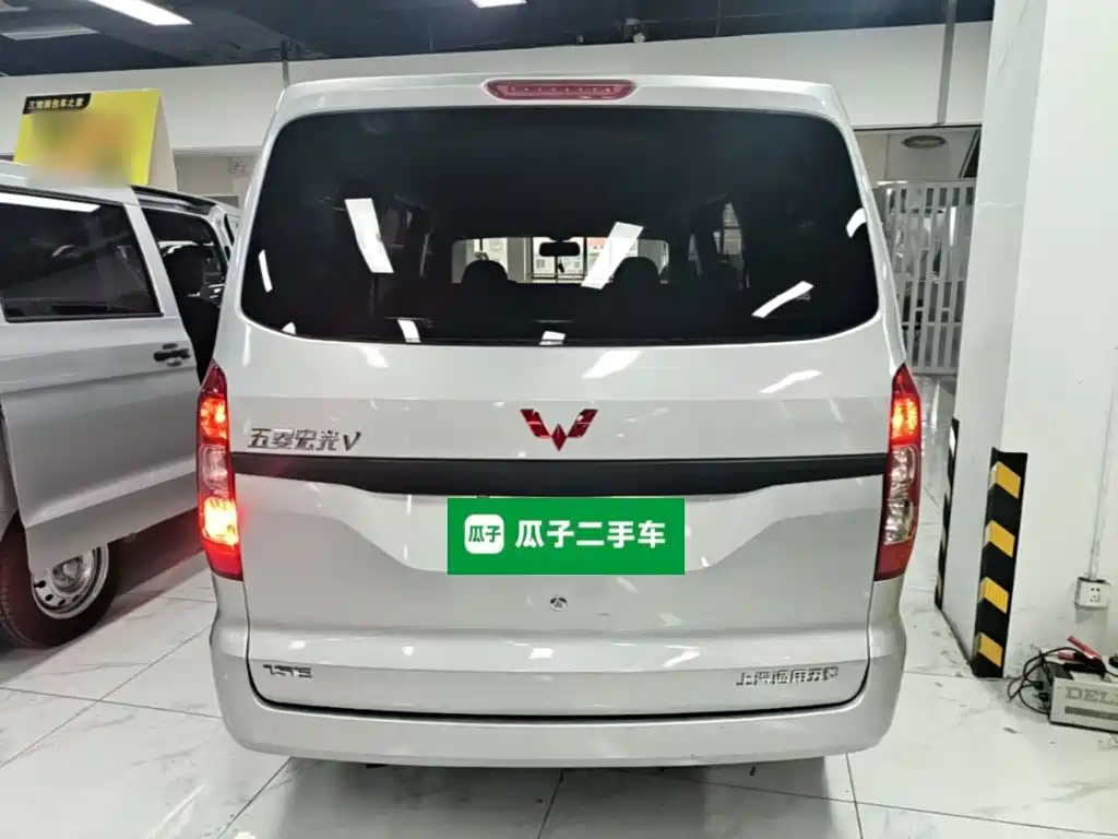 Wuling Hongguang V — миниатюра 6