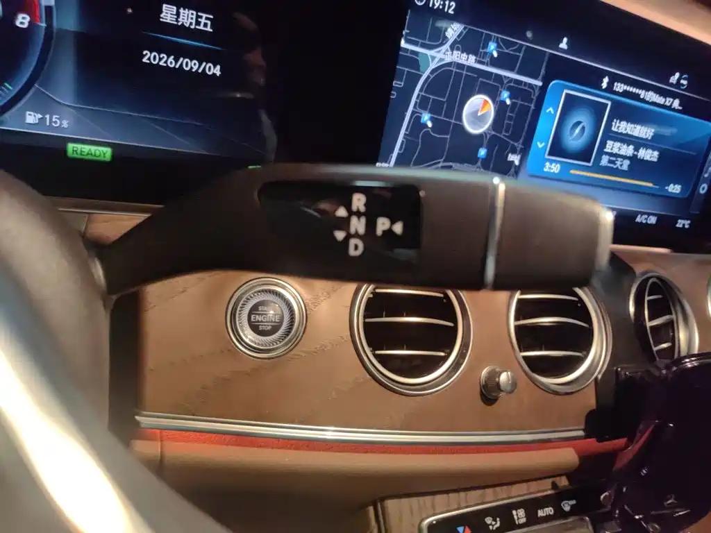 Mercedes-Benz E-Class — миниатюра 15