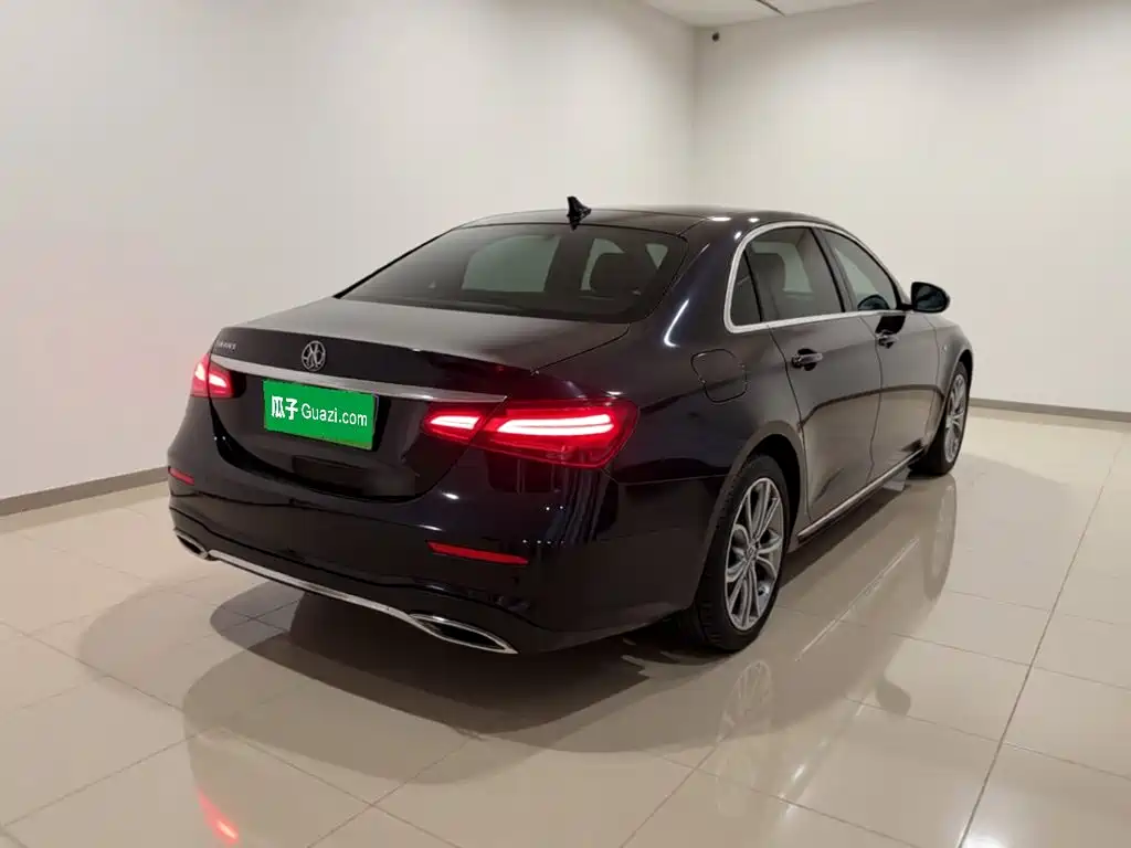 Mercedes-Benz E-Class — миниатюра 4