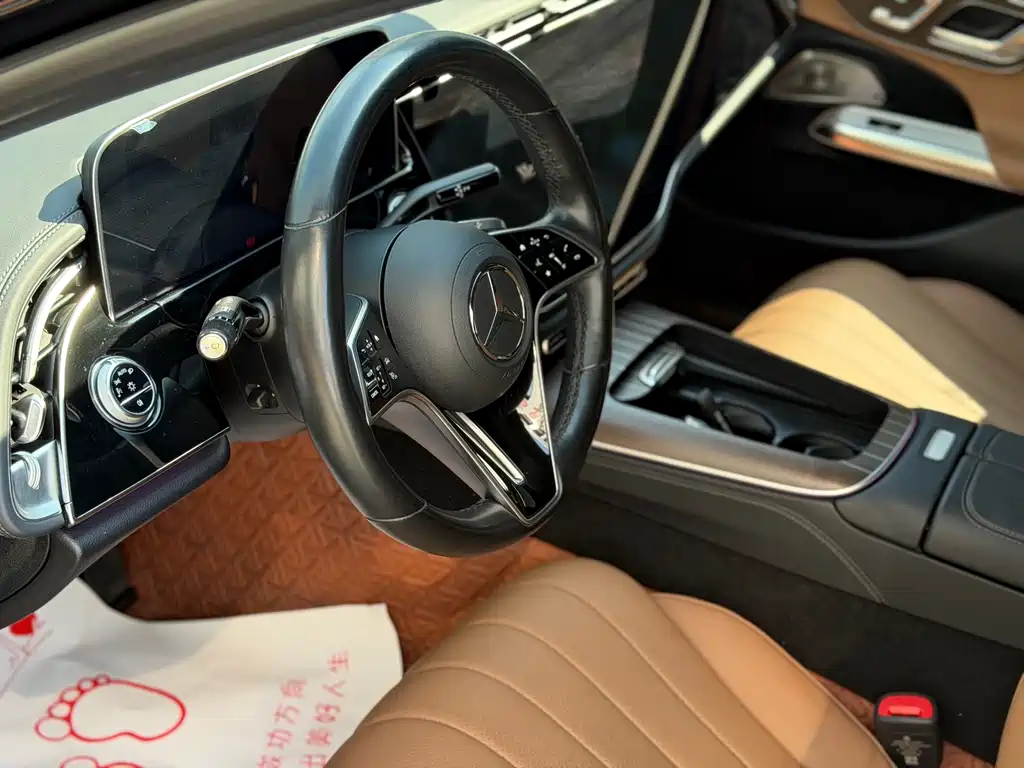 Mercedes-Benz E-Class — миниатюра 5