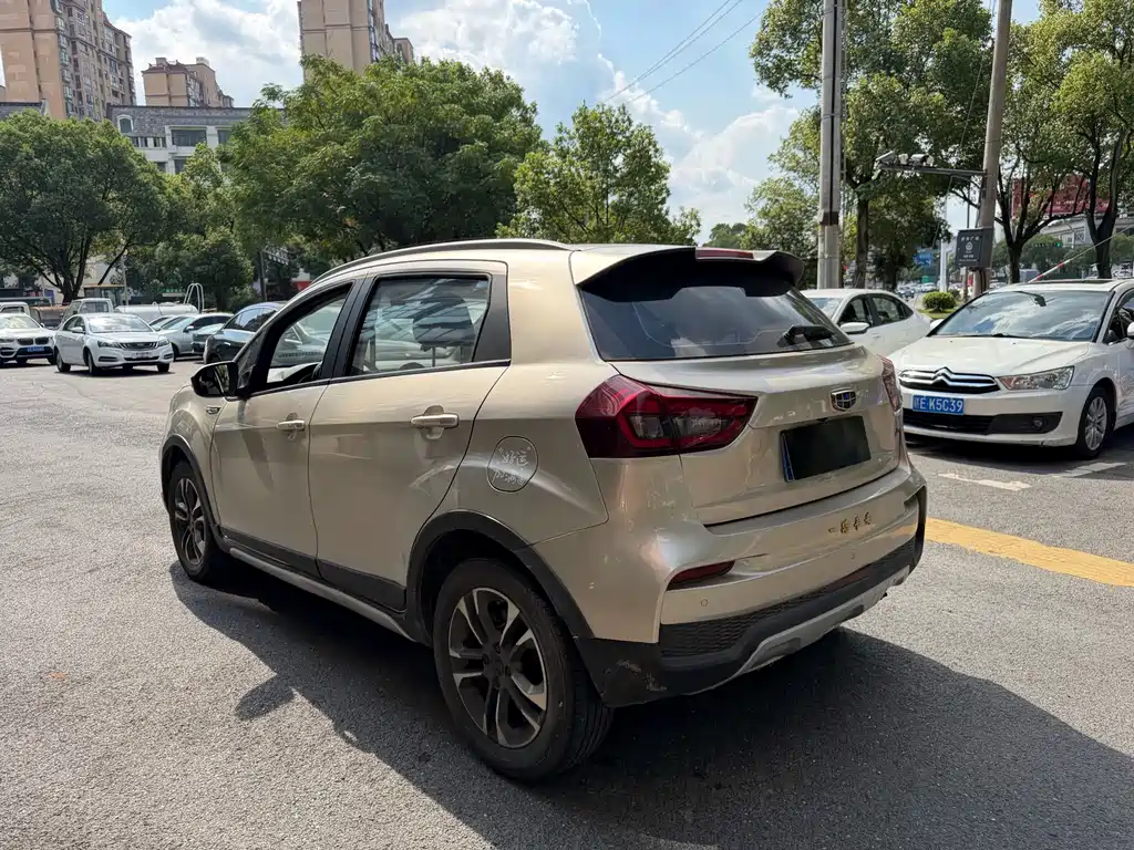 Geely Vision X3 — миниатюра 7