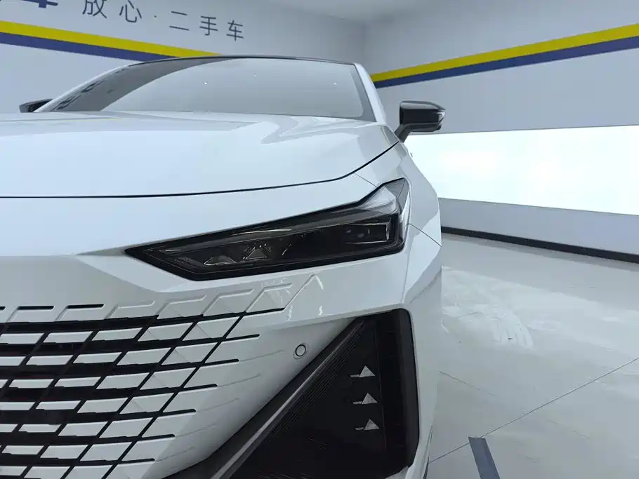 Changan UNI-V — миниатюра 5