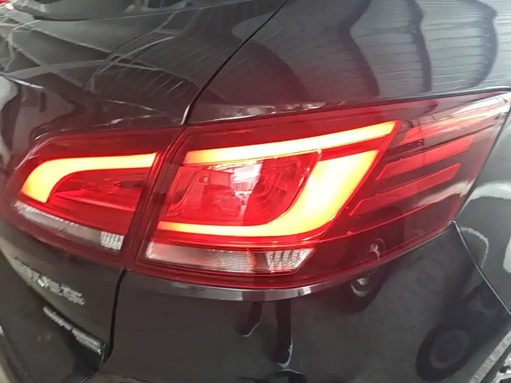 Borgward BX7 — миниатюра 8