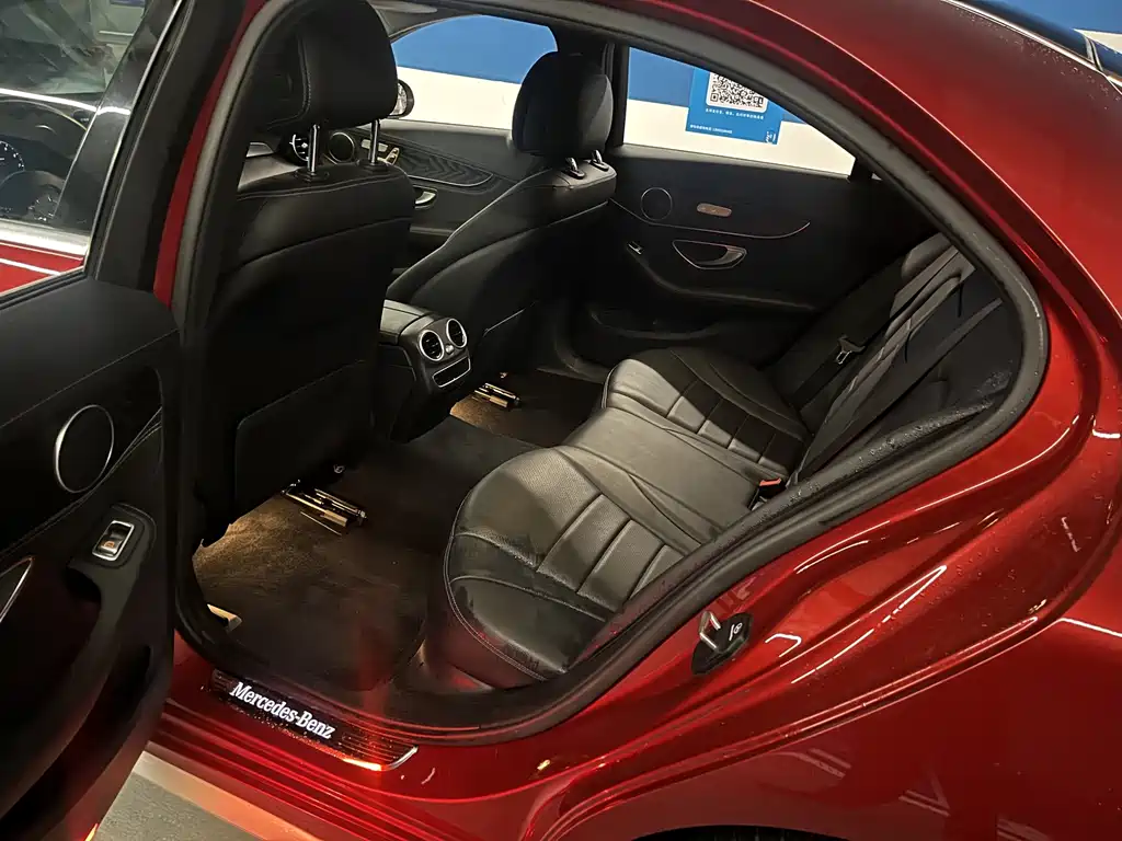 Mercedes-Benz C-Class — миниатюра 12