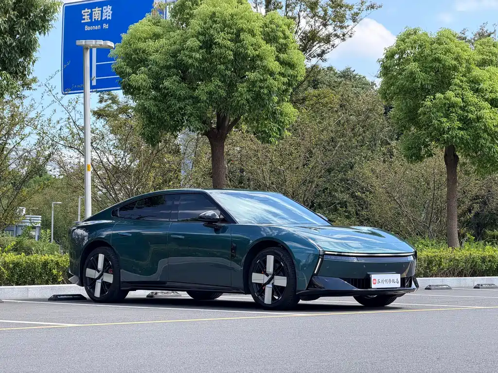 XPeng P7 — миниатюра 3