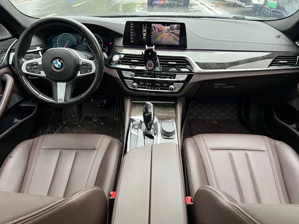 BMW 5 Series — миниатюра 8