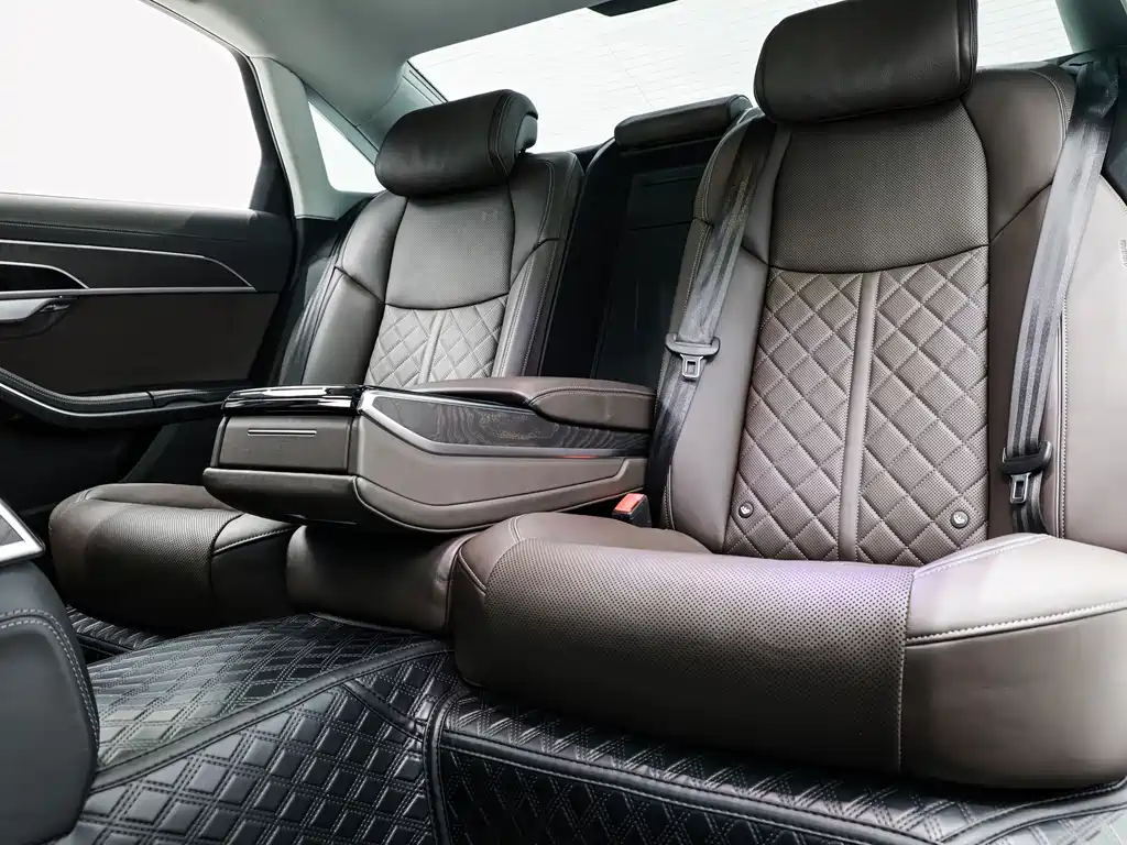 Audi A8 — миниатюра 13