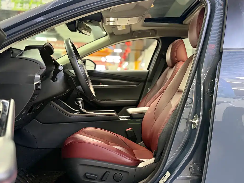 Mazda 3 Axela — миниатюра 4
