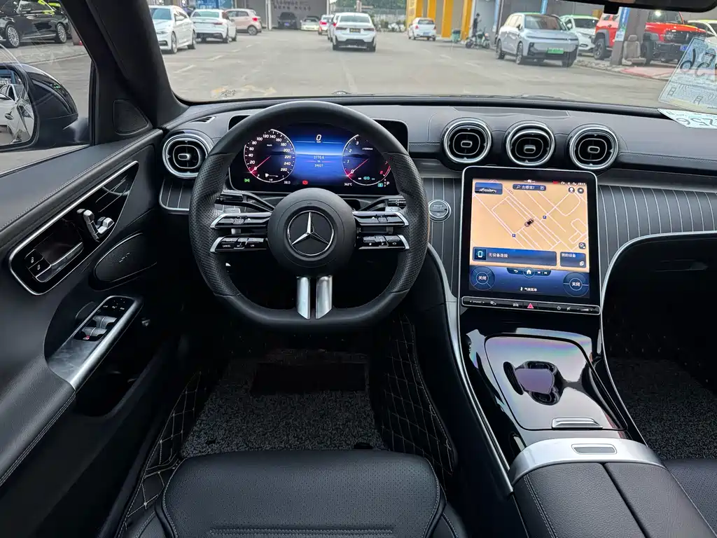 Mercedes-Benz C-Class — миниатюра 6