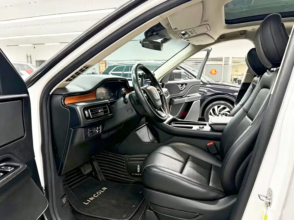 Lincoln Aviator — миниатюра 7