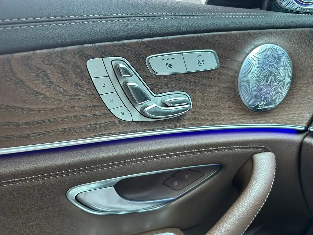 Mercedes-Benz E-Class — миниатюра 20