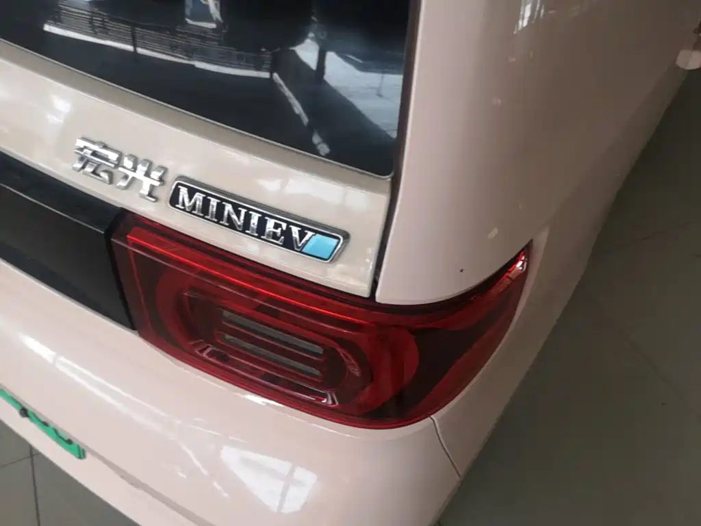 Wuling MINIEV — миниатюра 8