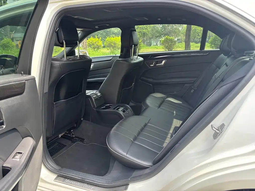 Mercedes-Benz E-Class — миниатюра 14