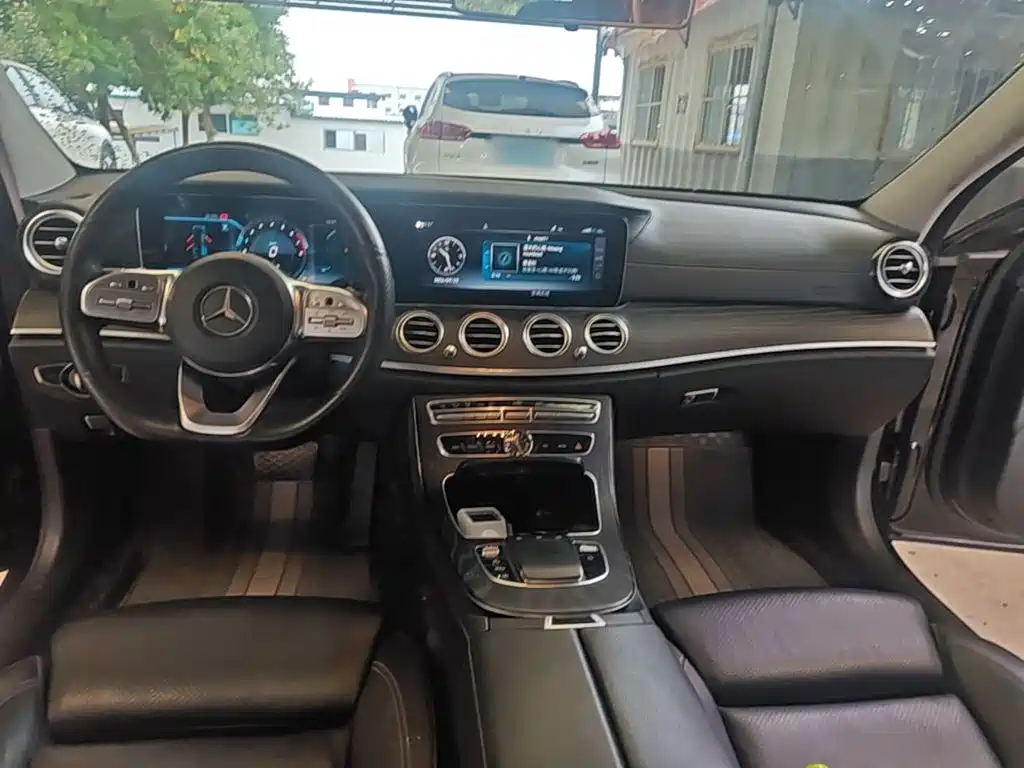 Mercedes-Benz E-Class — миниатюра 10