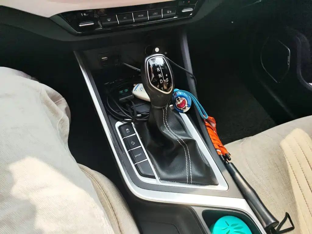 Geely Vision X3 — миниатюра 10