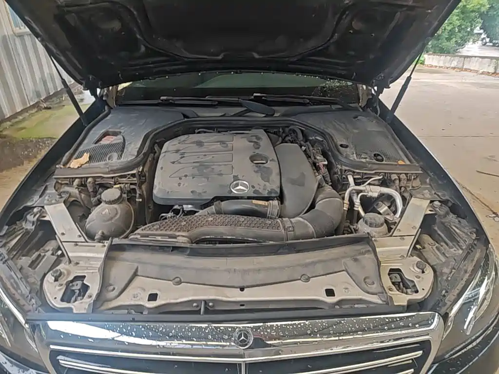Mercedes-Benz E-Class — миниатюра 20