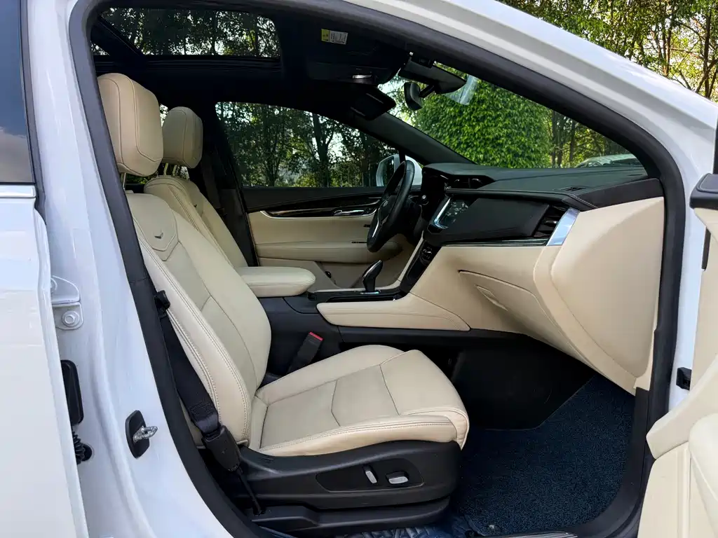 Cadillac XT5 — миниатюра 8