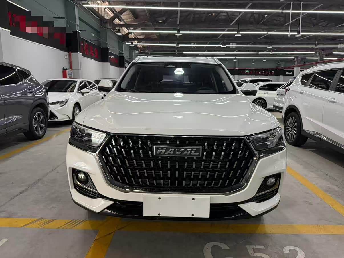 Volkswagen Tiguan L 1.5 л 2023 г. Белый, пробег 18000 км