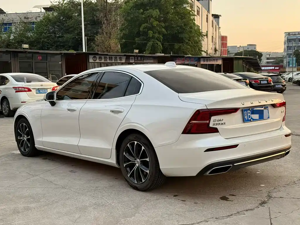 Volvo S60 — миниатюра 9