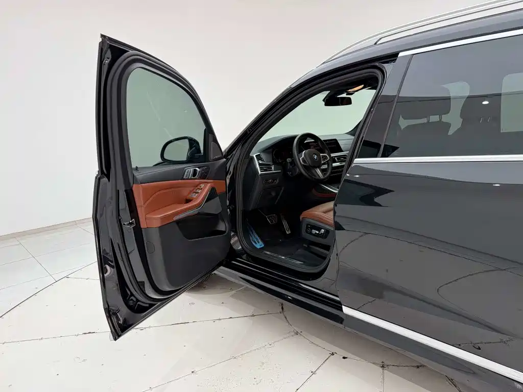 BMW X7 — миниатюра 24