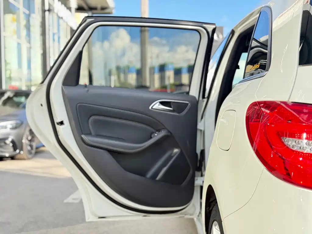 Mercedes-Benz B-Class — миниатюра 18