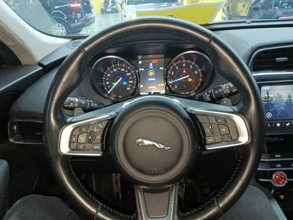 Jaguar F-Pace 2020 2.0T Premium