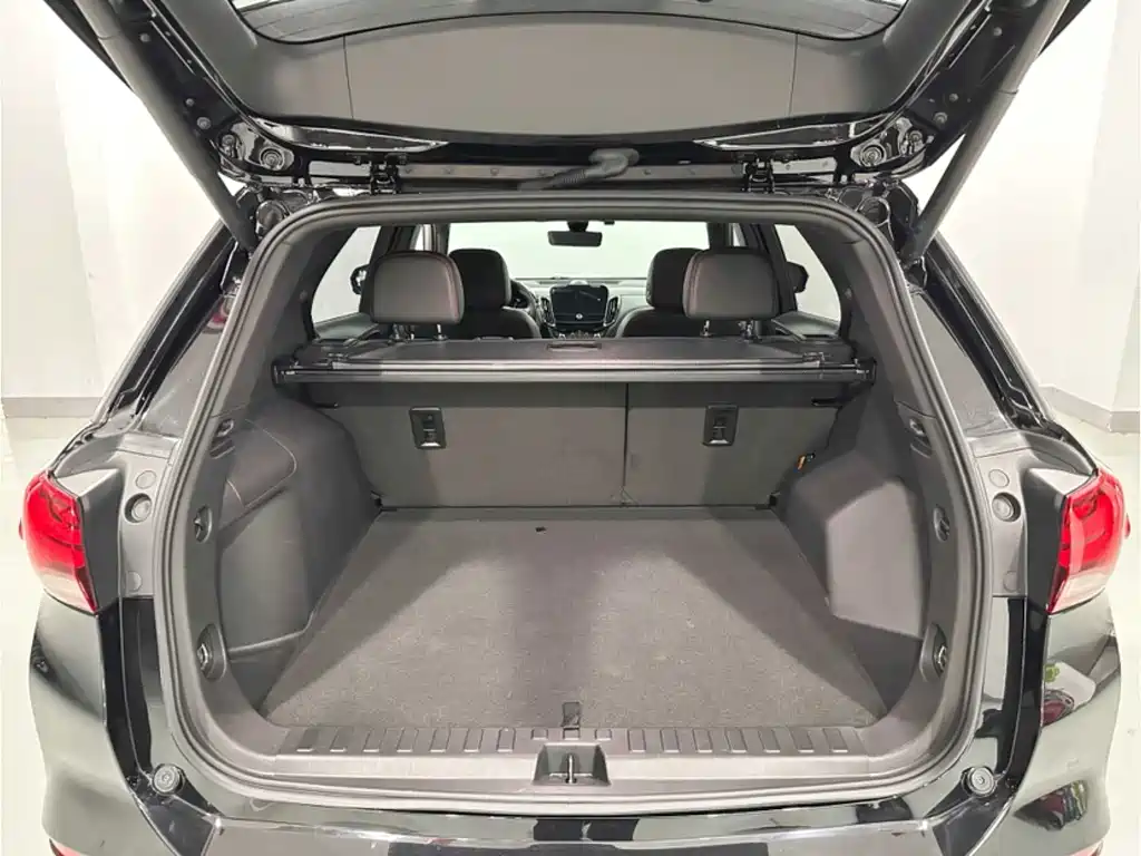 Chevrolet Equinox — миниатюра 13