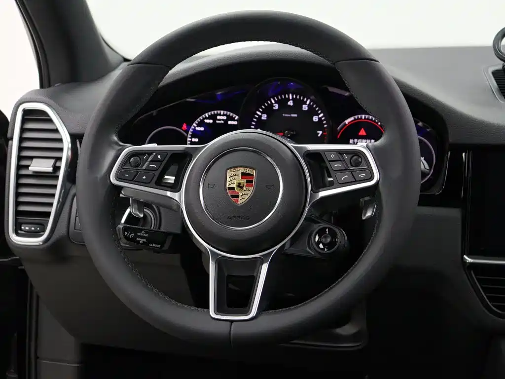 Porsche Cayenne — миниатюра 16