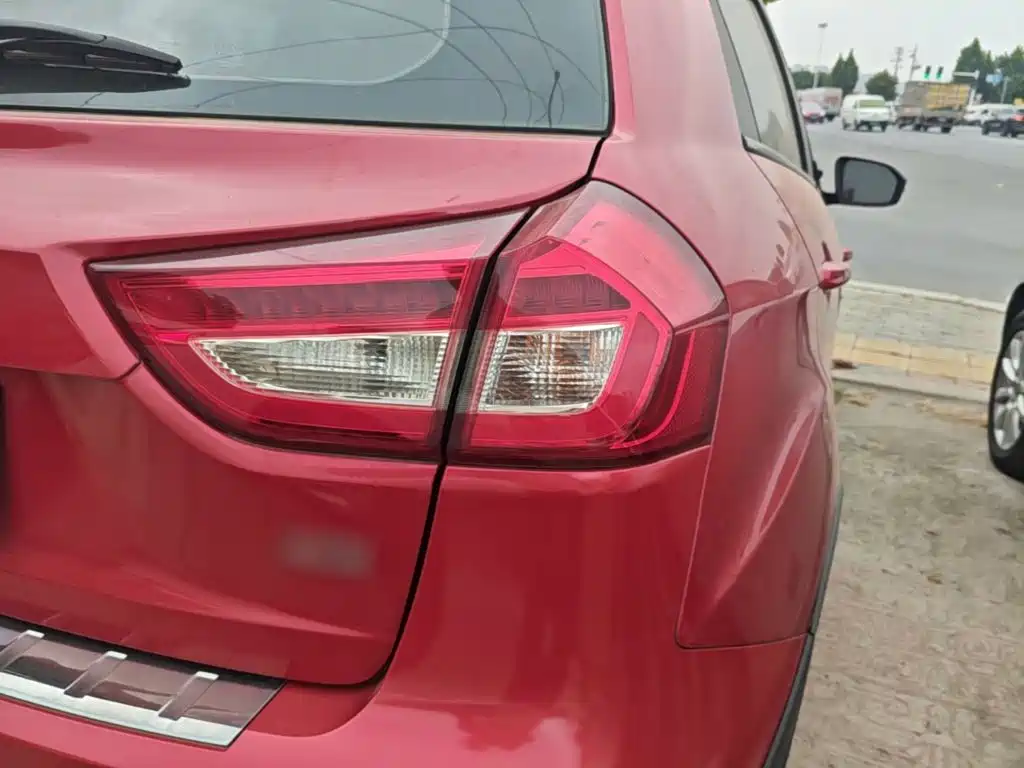 Geely Vision X3 — миниатюра 8