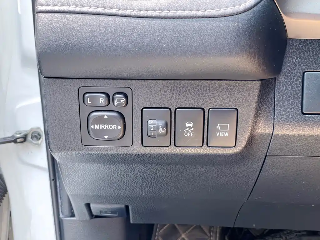 Toyota RAV4 — миниатюра 17