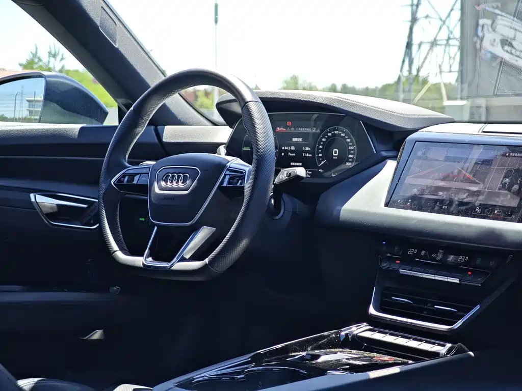 Audi e-tron GT — миниатюра 8