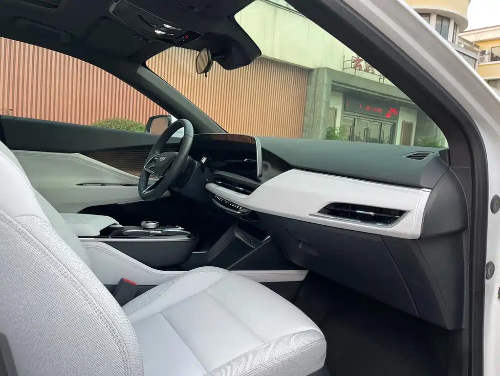 Cadillac GT4 — миниатюра 11