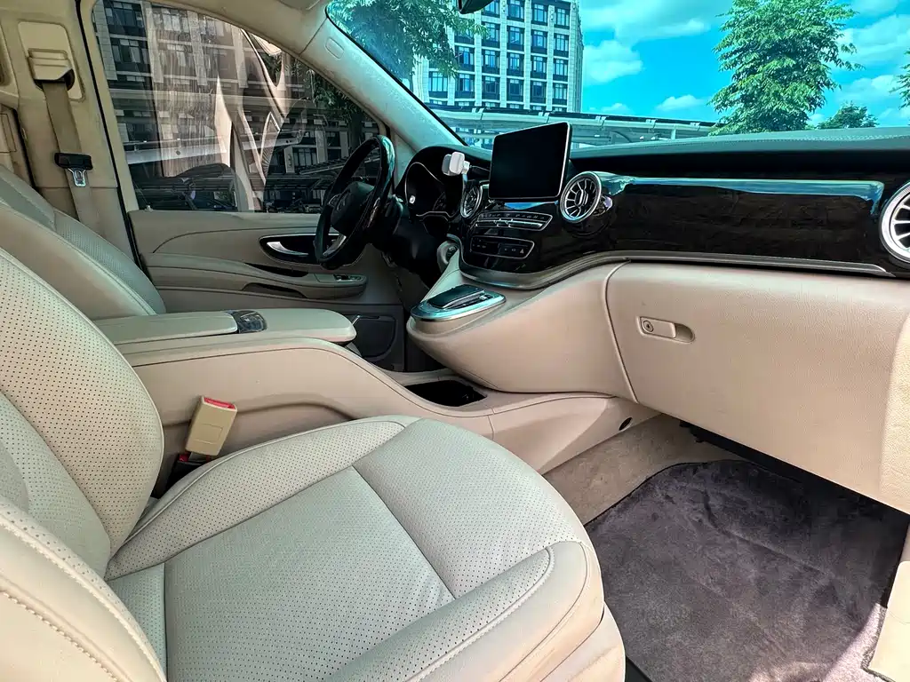 Mercedes-Benz V-Class — миниатюра 12