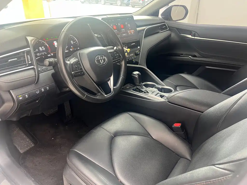 Toyota Camry — миниатюра 5