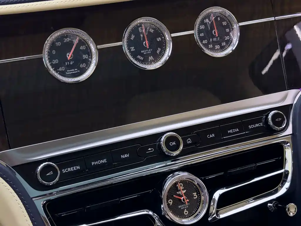 Bentley Flying Spur — миниатюра 23