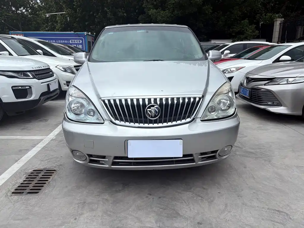 Buick GL8 — миниатюра 2