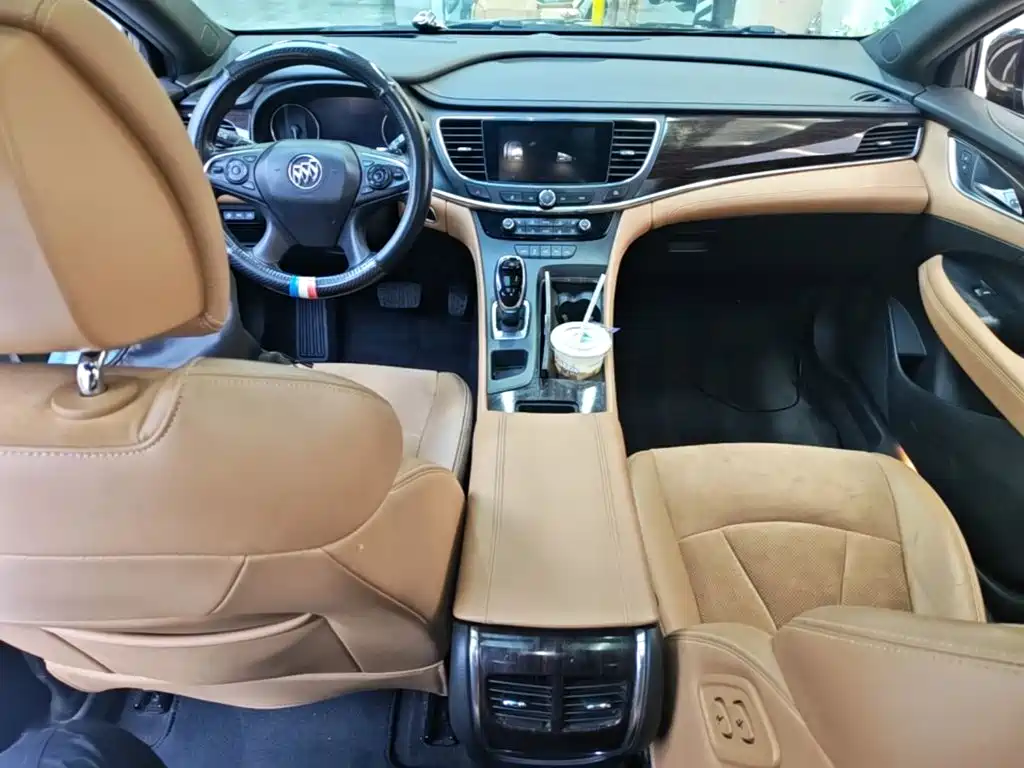 Buick LaCrosse — миниатюра 10