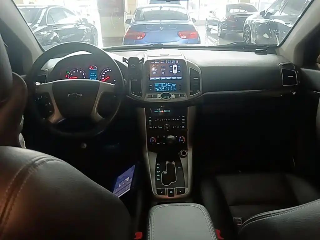 Chevrolet Captiva — миниатюра 10