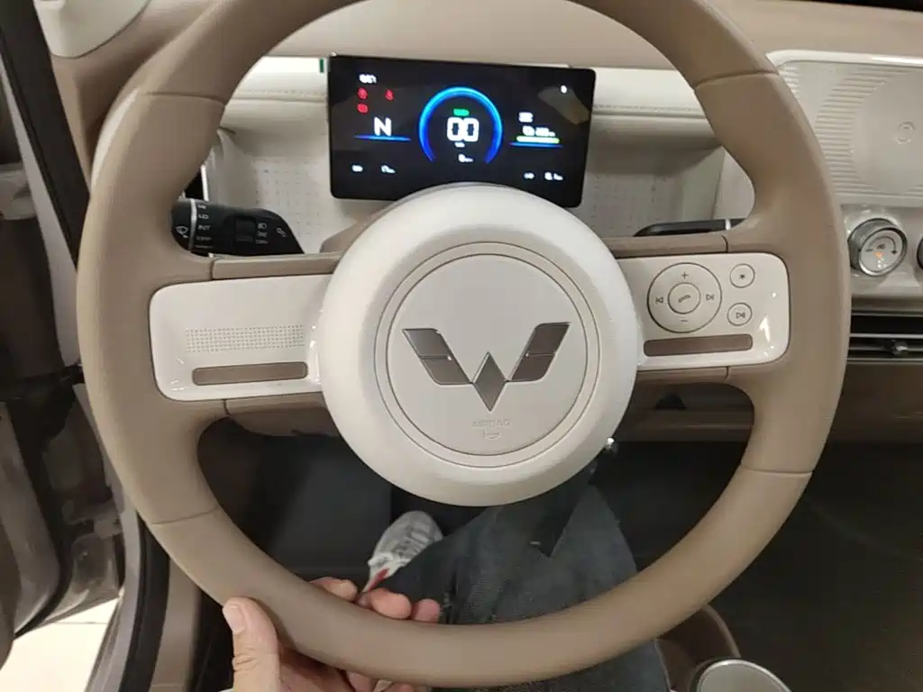 Wuling MINIEV — миниатюра 11