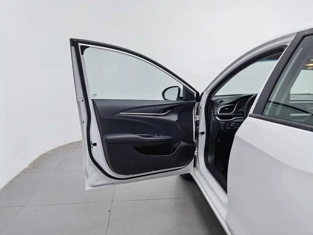 Buick Excelle — миниатюра 8