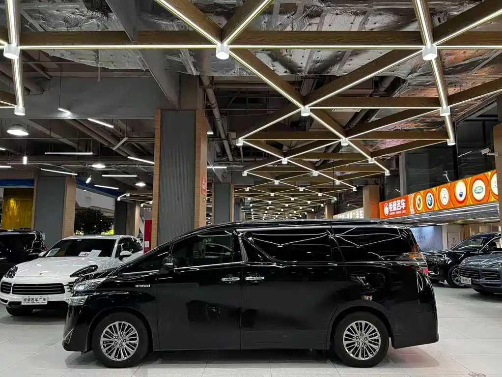 Toyota Vellfire — миниатюра 11
