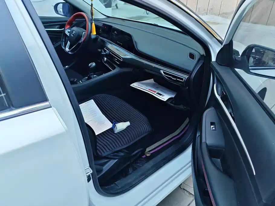 Changan Eado — миниатюра 8