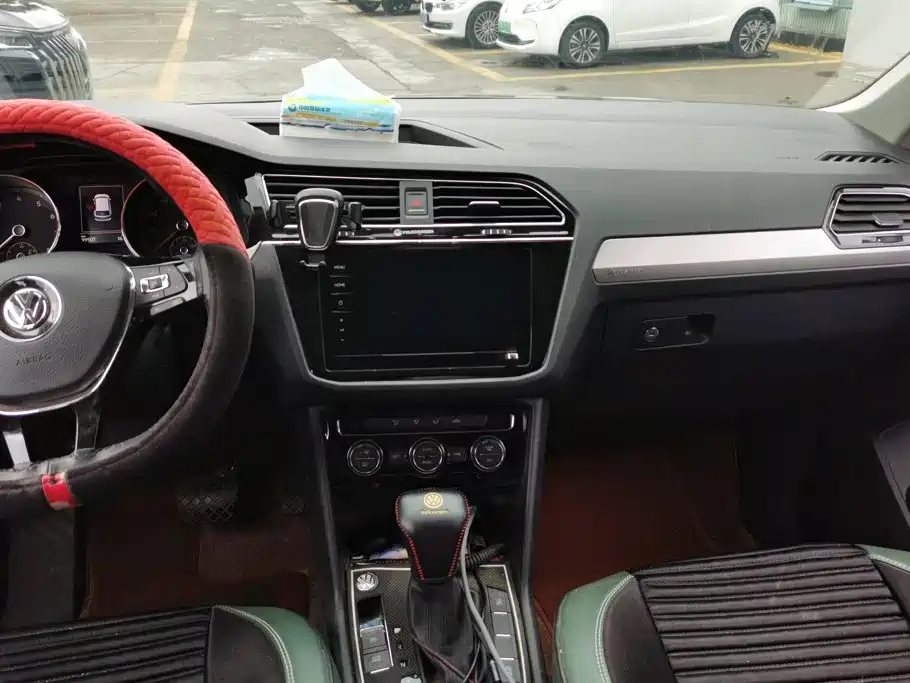 Volkswagen Tiguan L — миниатюра 13