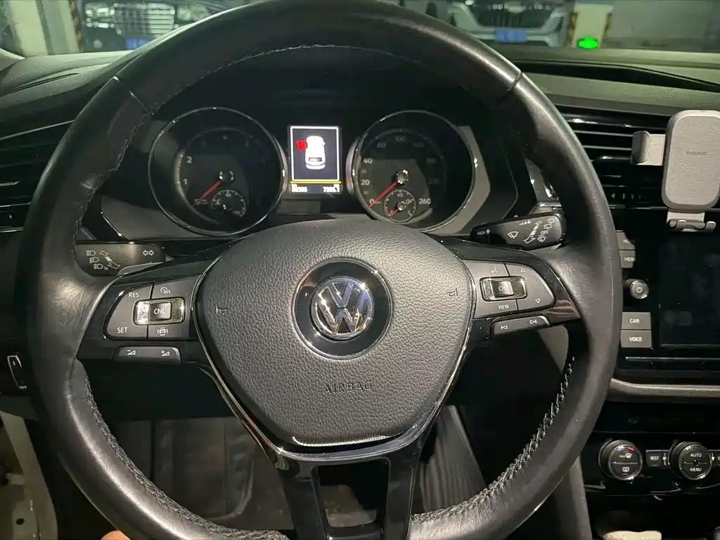 Volkswagen Tiguan L — миниатюра 9