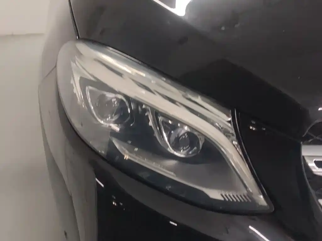 Mercedes-Benz GLE (Import) — миниатюра 14