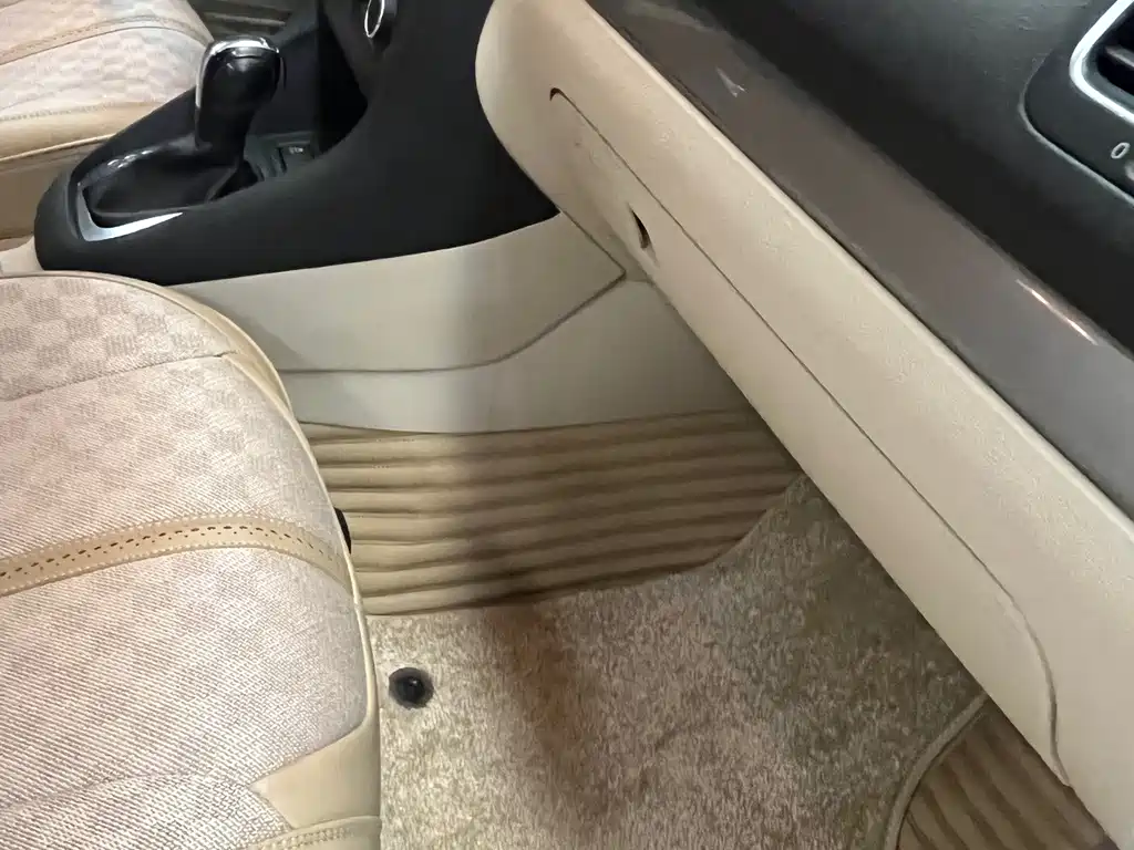 Volkswagen Golf — миниатюра 12